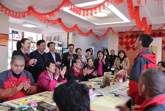 石大華理事長(zhǎng)一行赴武漢調(diào)研百步亭志愿服務(wù)工作 　　